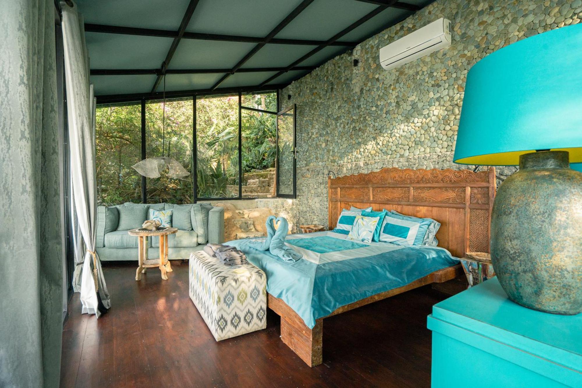 Selini Hills Hotel Labuan Bajo Ngoại thất bức ảnh