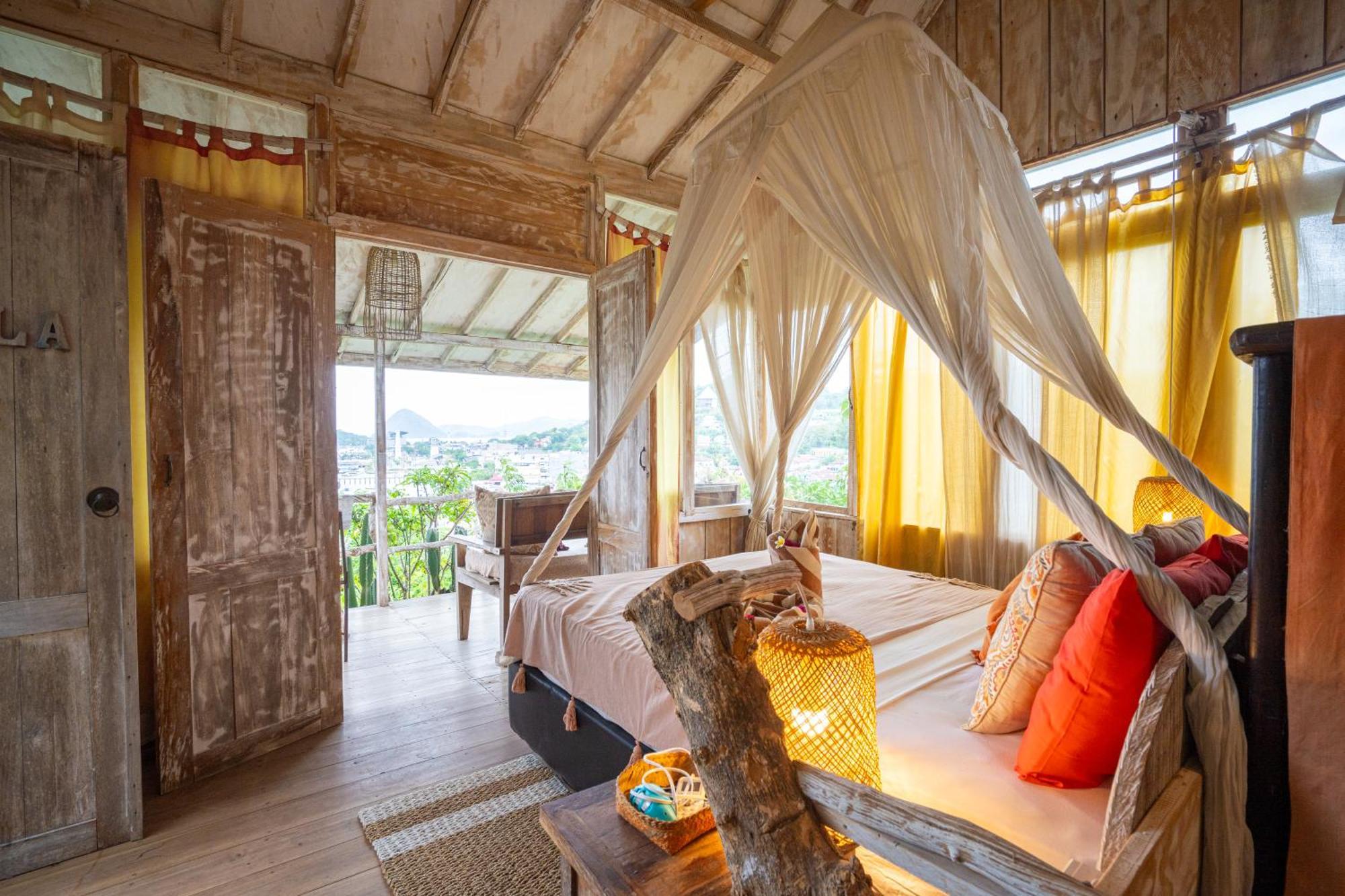 Selini Hills Hotel Labuan Bajo Ngoại thất bức ảnh