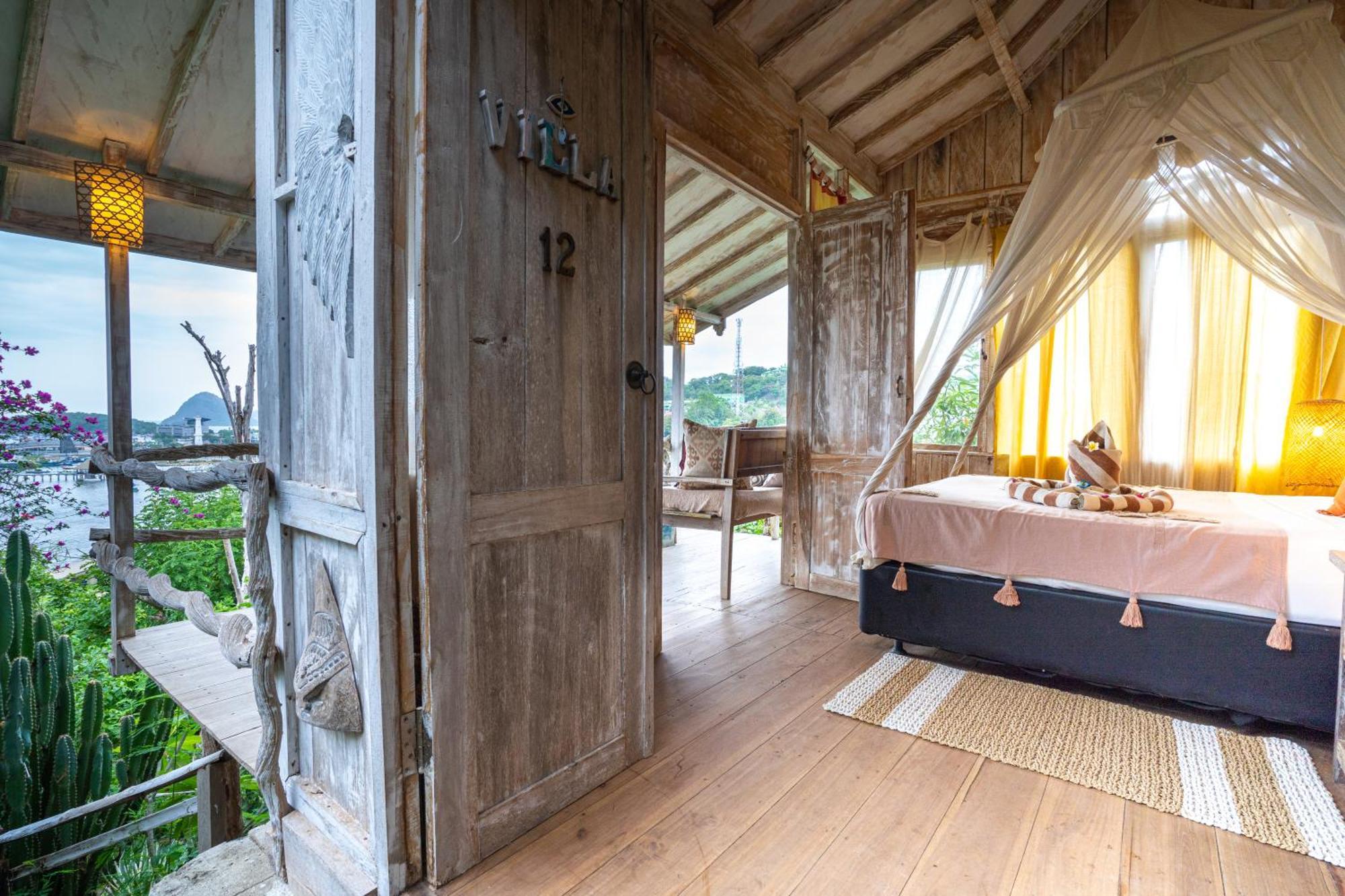 Selini Hills Hotel Labuan Bajo Ngoại thất bức ảnh