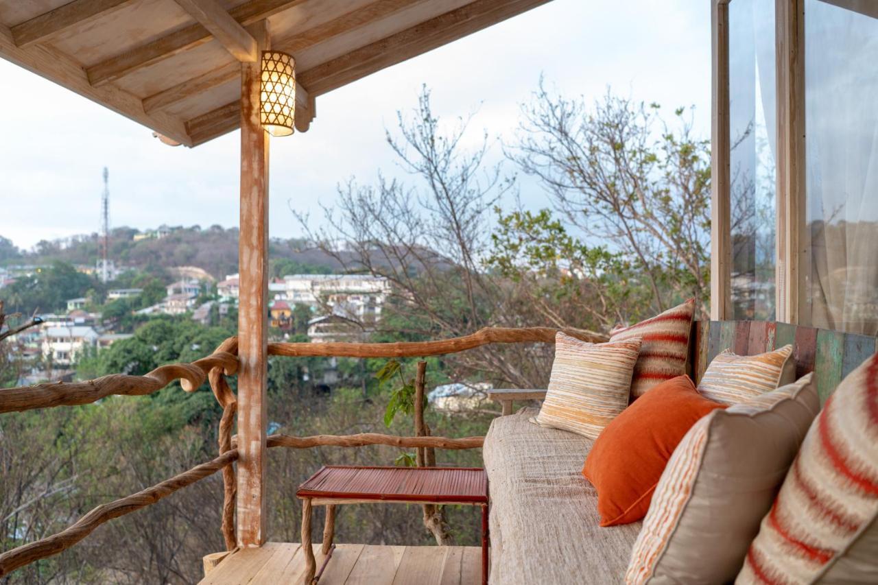 Selini Hills Hotel Labuan Bajo Ngoại thất bức ảnh